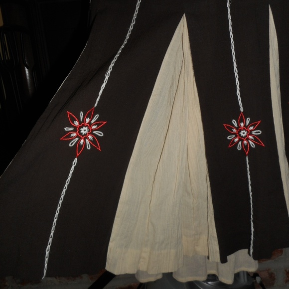 2/$15 Vintage look Brown and cream circle skirt, 0 - Picture 6 of 7